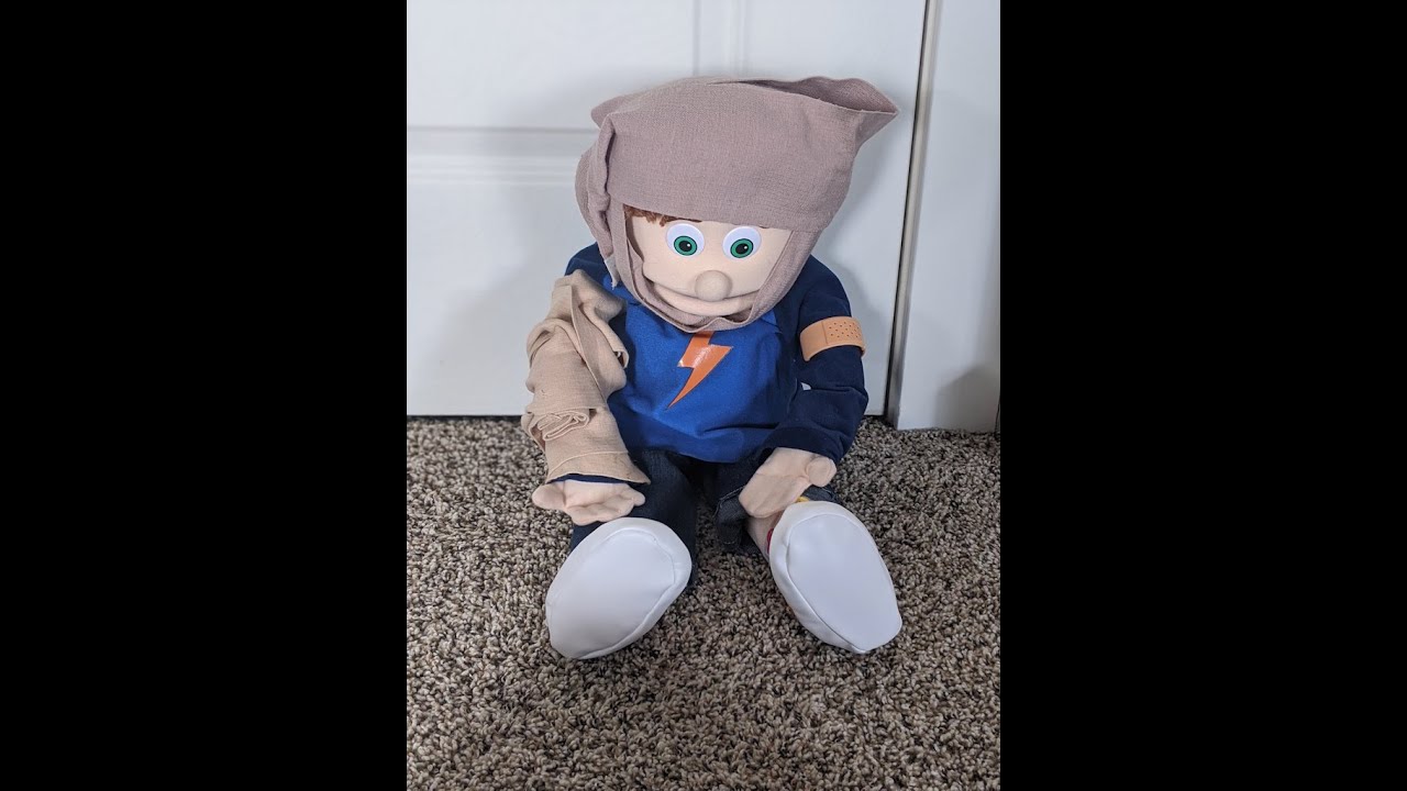 Tommy Gets Hurt - Social Emotional Puppet Show on Injuries - Annie's ...
